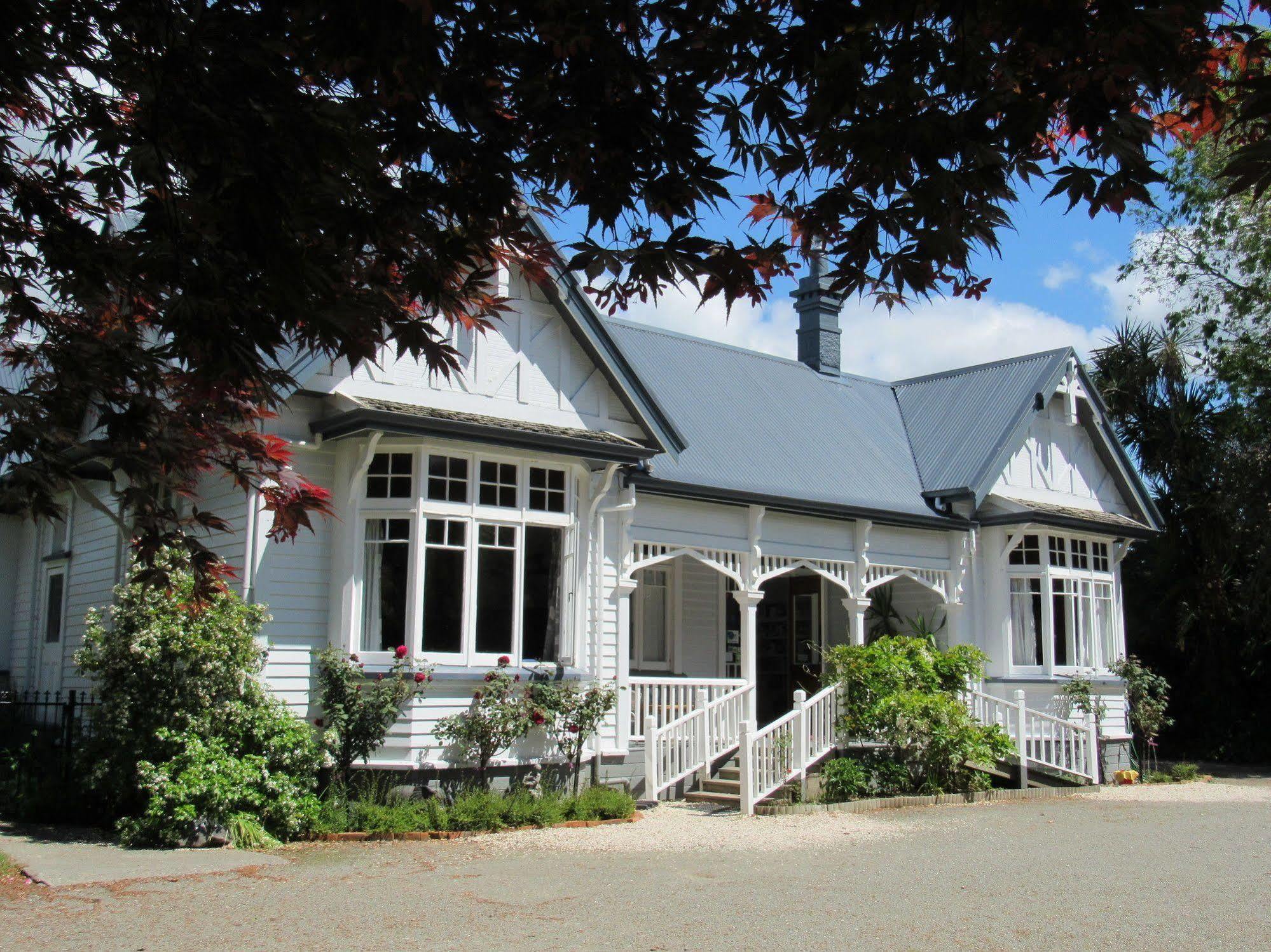 White Elephant Accomodation Motueka Extérieur photo