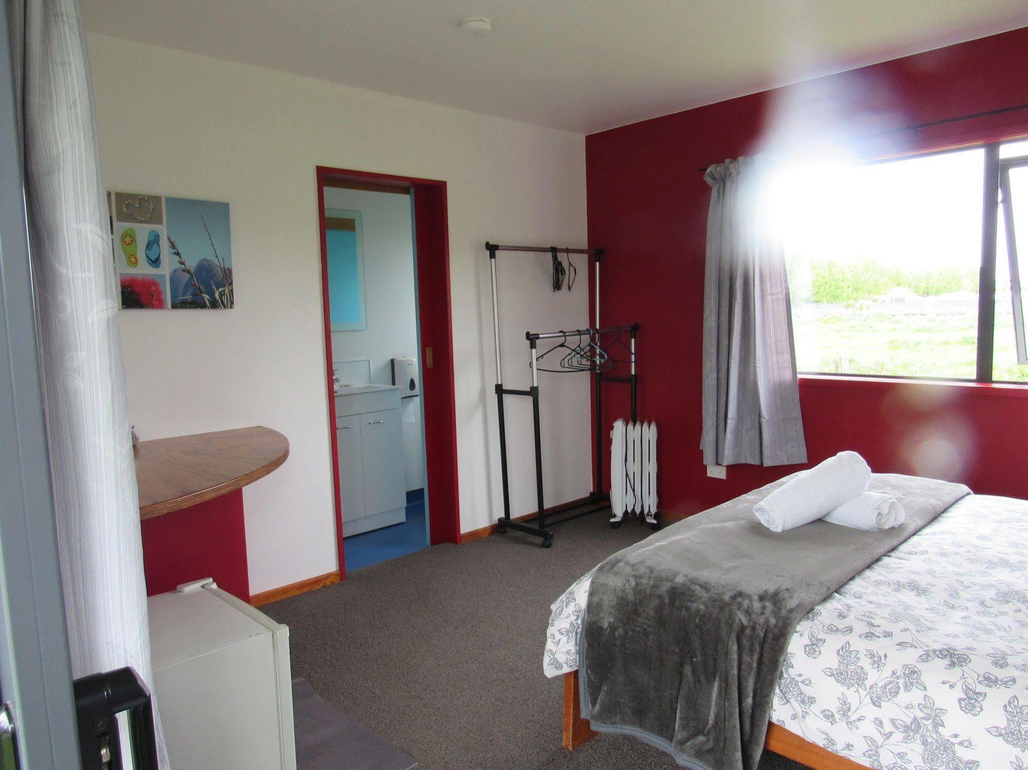 White Elephant Accomodation Motueka Extérieur photo